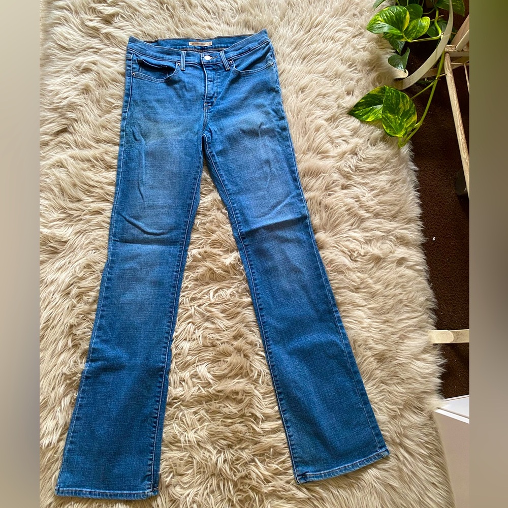 Levi Strauss Women’s Stretch Booty Shaping Bootcut Blue Jeans Sz 30